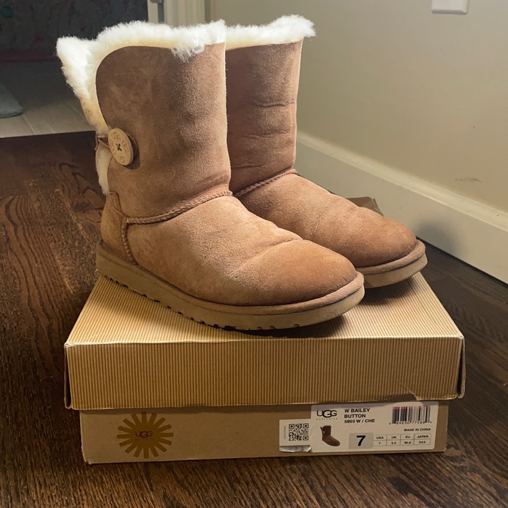 UGG Bailey Button Chestnut Boots